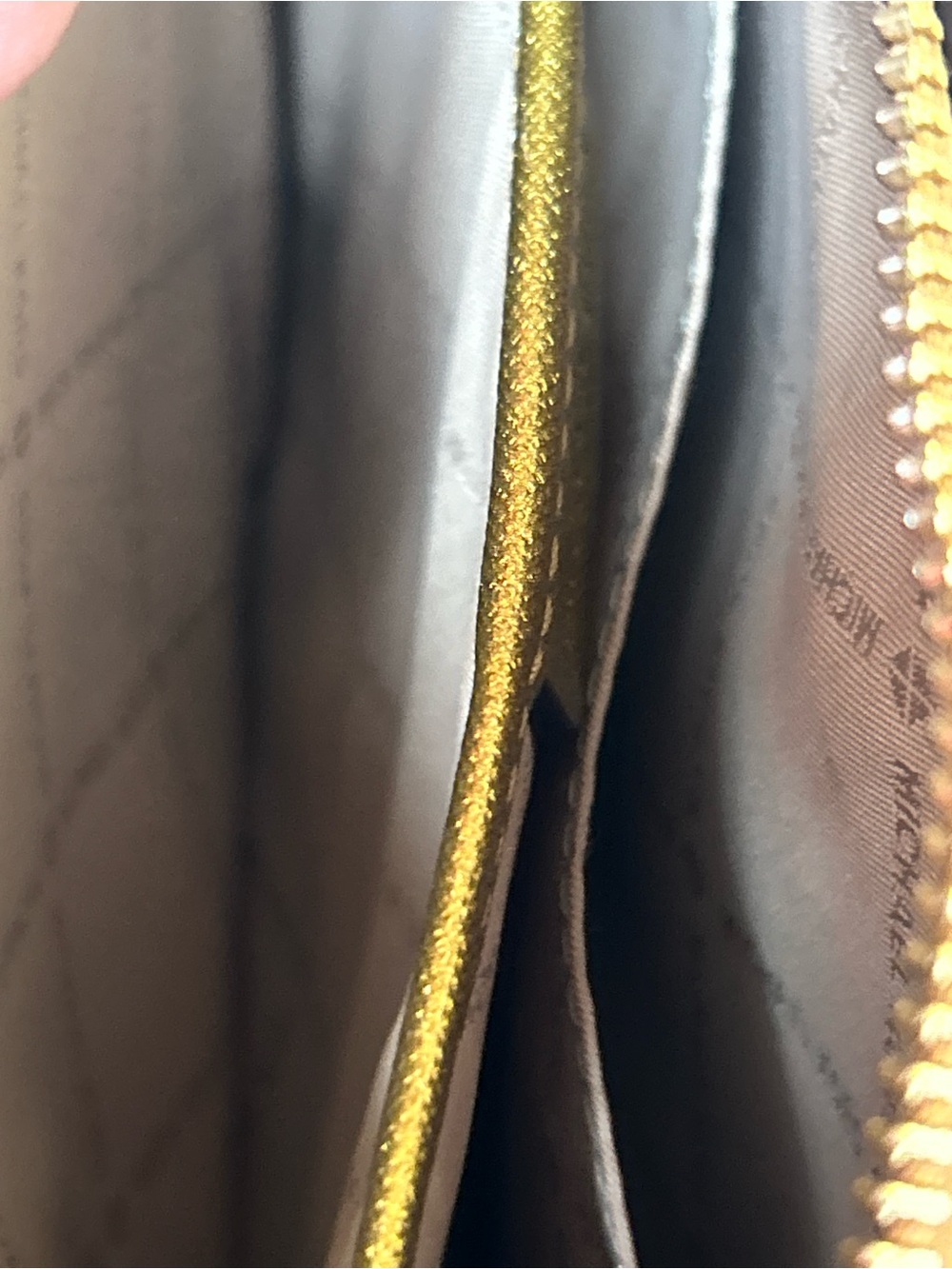 Michael Kors Gold Crossbody Bag Approx. 9.5 x 6.5 x 2 - Picture 13 of 16